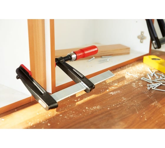 Струбцина BESSEY BE-TGRC40S10 из ковкого чугуна 400/100, усилие 5.5 кН, с деревянной рукояткой