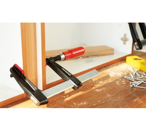 Струбцина BESSEY из ковкого чугуна 600/175, усилие 5.5 кН, с деревянной рукояткой BE-TGRC60S17