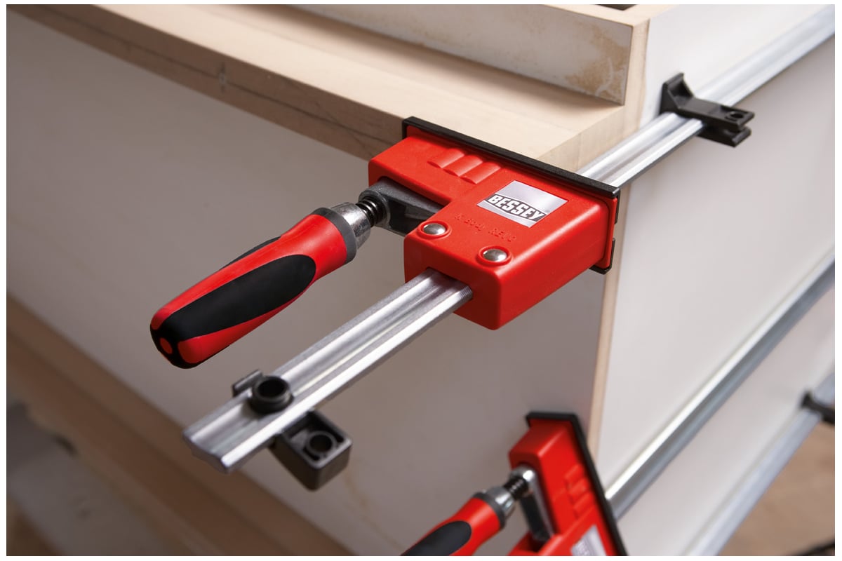 Трубные струбцины. Корпусная струбцина Bessey Revo. Струбцина Bessey be-gm30z-2k. Струбцина Bessey be-sl20m. Струбцина Bessey be-gs40k.