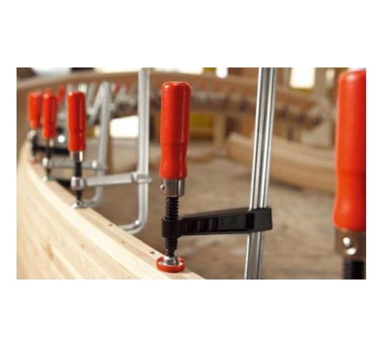 Струбцина из ковкого чугуна BESSEY 600/175, усилие 5.5 кН, с деревянной рукояткой BE-TPN60S17BE