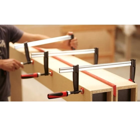 Струбцина BESSEY чугунная 200/50, 5.5 кН, деревянная ручка BE-TPN20B5BE