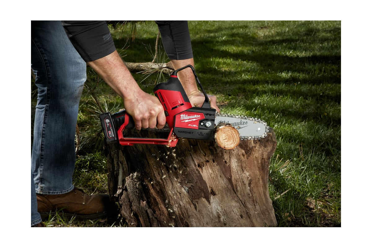 Аккумуляторная цепная садовая пила Milwaukee M12 FHS-0 FUEL 4933472211 -  выгодная цена, отзывы, характеристики, 2 видео, фото - купить в Москве и РФ