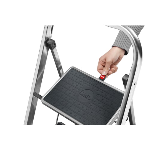 Стремянка Hailo K60 StandartLine сталь+алюминий, 3 широкие ступени с ковриком 4393-801