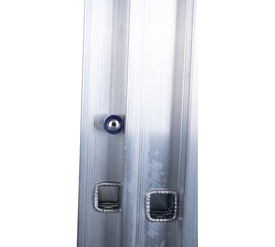 Трехсекционная универсальная алюминиевая лестница Алюмет Серия H3 5310 .