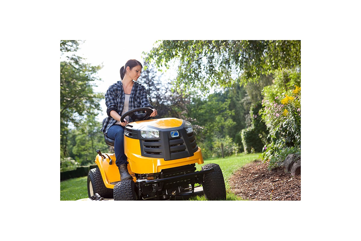 Бензиномоторная самоходная газонокосилка Cub Cadet с сиденьем LT3 PR105 105  см B&S 13HT71DN603