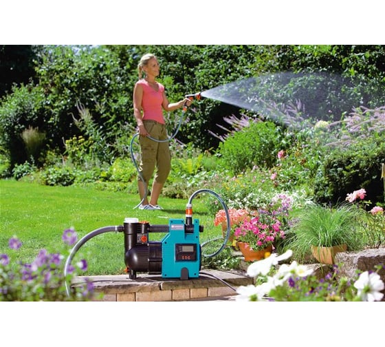 Поверхностный самовсасывающий насос Gardena 4000/5 LCD 01765-29.000.00