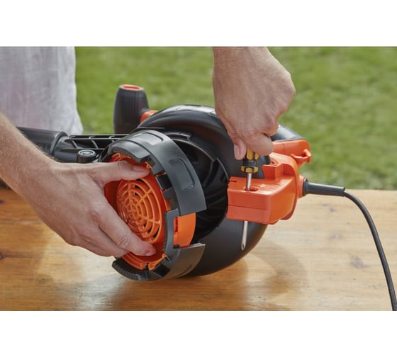 Садовый воздуходув/пылесос Black+Decker BackPack Blower Vac BEBLV300