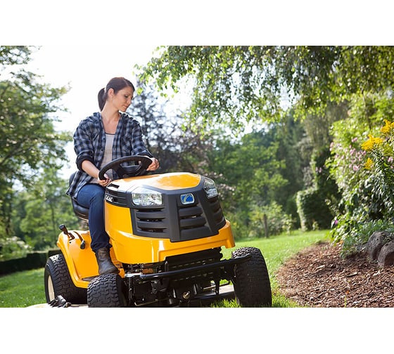 Бензиномоторная самоходная газонокосилка Cub Cadet с сиденьем LT3 PR105 13HT71DN603 13HT71DN603 не поставляется с бригсом