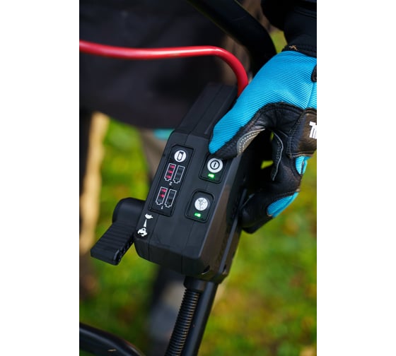 Аккумуляторная газонокосилка Makita LXT DLM532Z