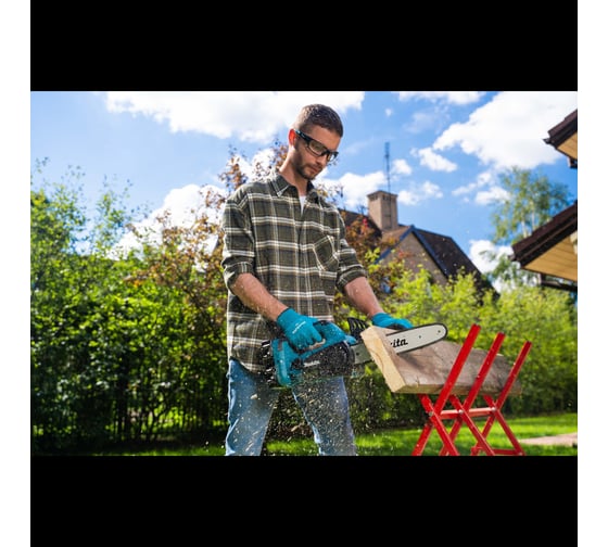 Аккумуляторная цепная пила Makita LXT DUC302RF2