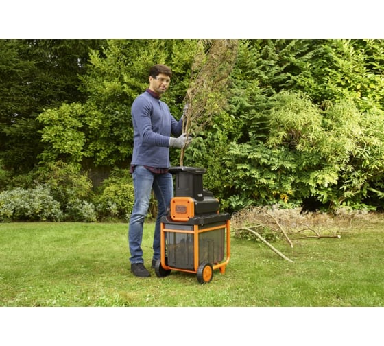 Электрический измельчитель Black+Decker AC Shredder BEGAS5800-QS