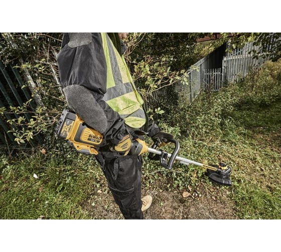 Аккумуляторная коса DEWALT DCM561PBS