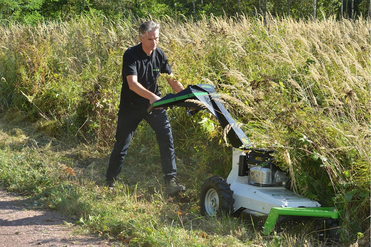 Ручная самоходная косилка для высокой травы и кустраника ETESIA ATTILA ...