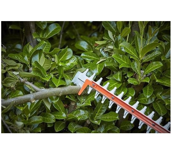 Электрический кусторез Black+Decker BEHTS551-QS