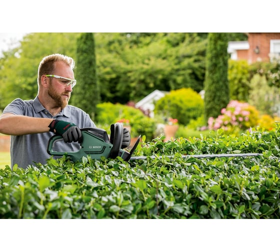 Электрический кусторез Bosch UniversalHedgeCut 60 06008C0700