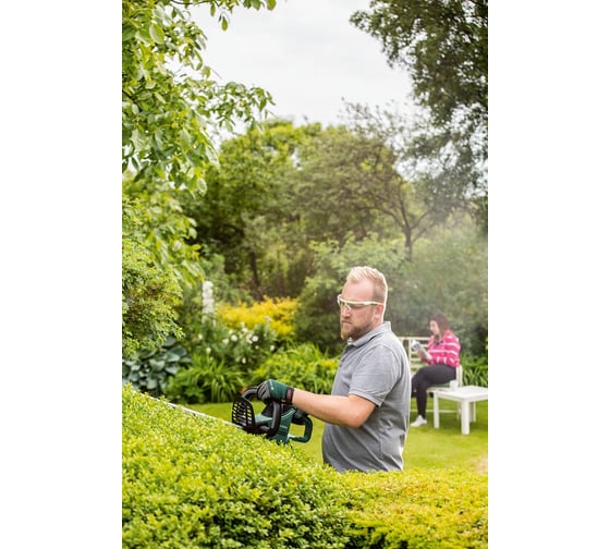Электрический кусторез Bosch UniversalHedgeCut 60 06008C0700