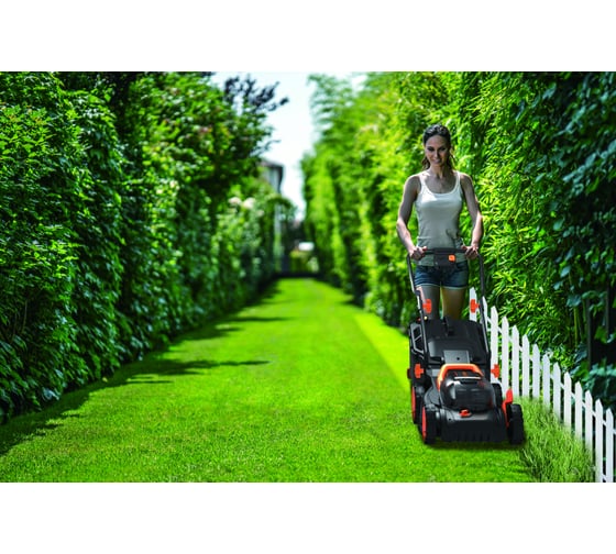 Аккумуляторная газонокосилка WORX WG779E.1