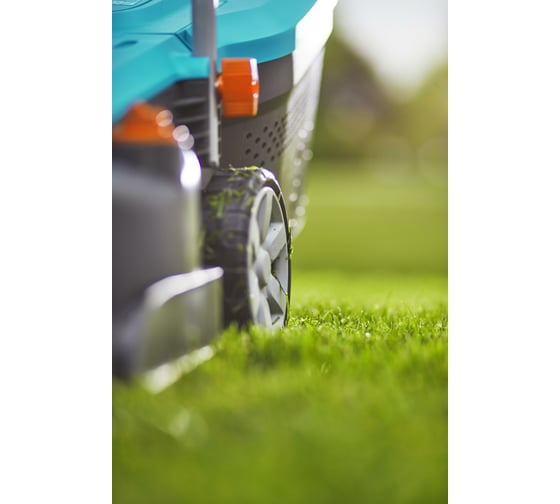 Аккумуляторная газонокосилка Gardena PowerMax 3236V P4A 14621-20.000.00