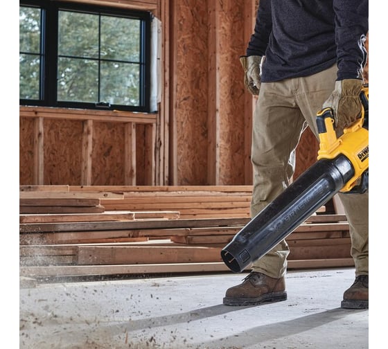 Аккумуляторный воздуходув DEWALT XR 18 В BRUSHLESS DCMBL562P1-QW