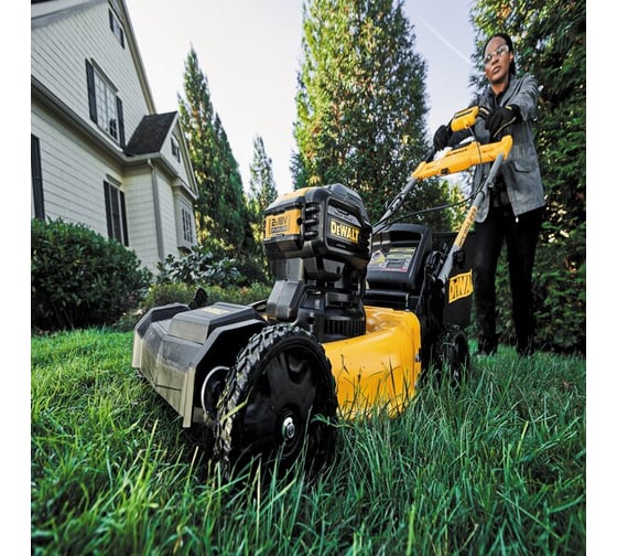 Самоходная аккумуляторная газонокосилка DEWALT XR 36 DCMWSP564N-XJ