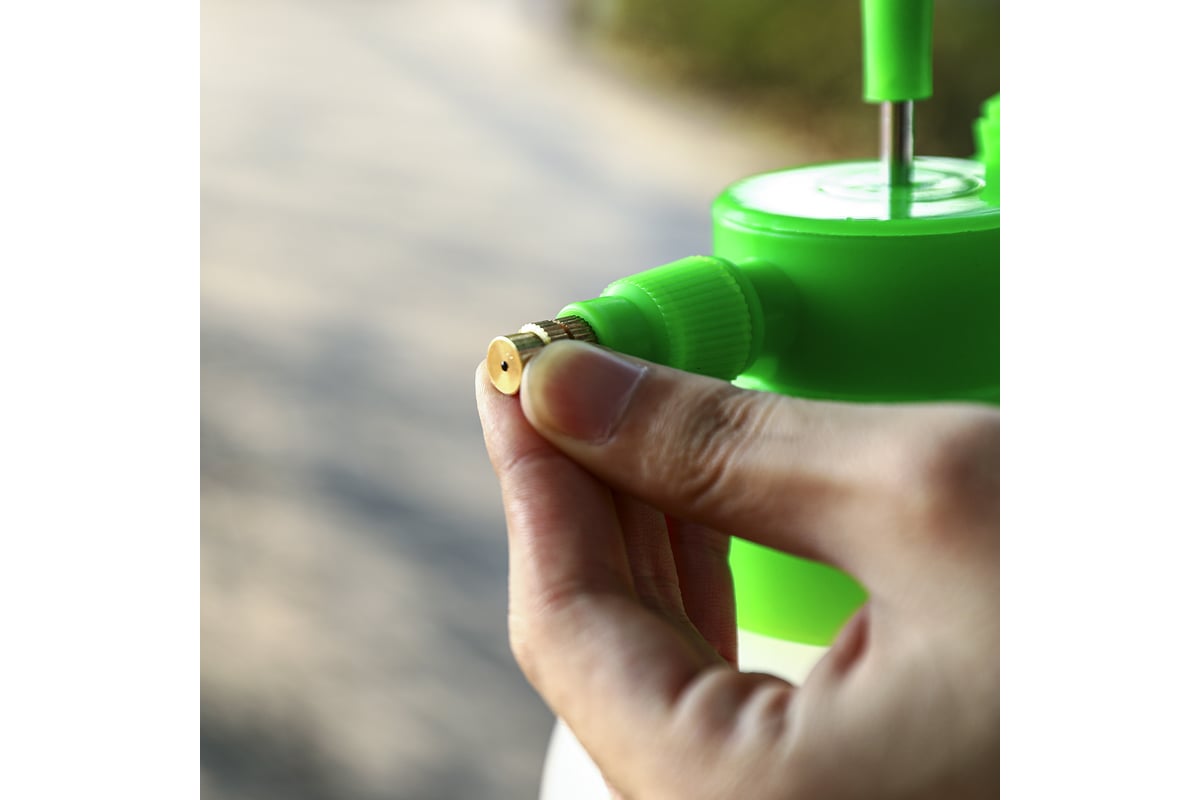 Помповый садовый опрыскиватель DEKO DKSP03 1.5 л 065-0935 - выгодная ...