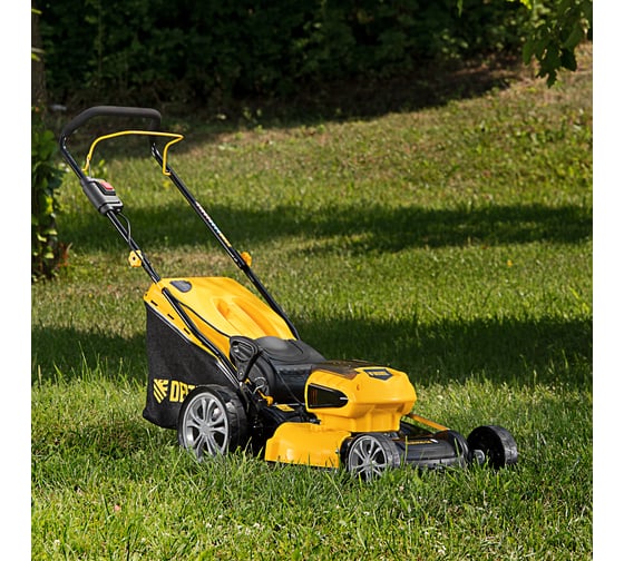 Аккумуляторная бесщеточная газонокосилка Denzel RLM450-36 Li-ion, 36 В, 4 Ач 58910