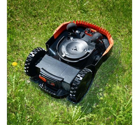 Робот газонокосилка SENIX GPS 22.5 см х2 20В, 1 батарея 4.0 Ач, Зарядная станция LR225-H-EU