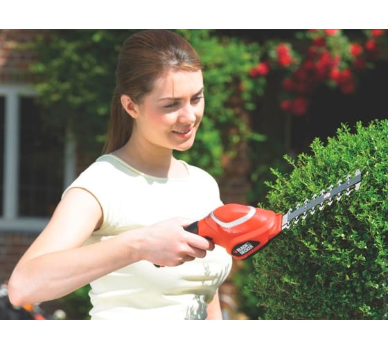 Аккумуляторный кусторез Black+DECKER GSL 700