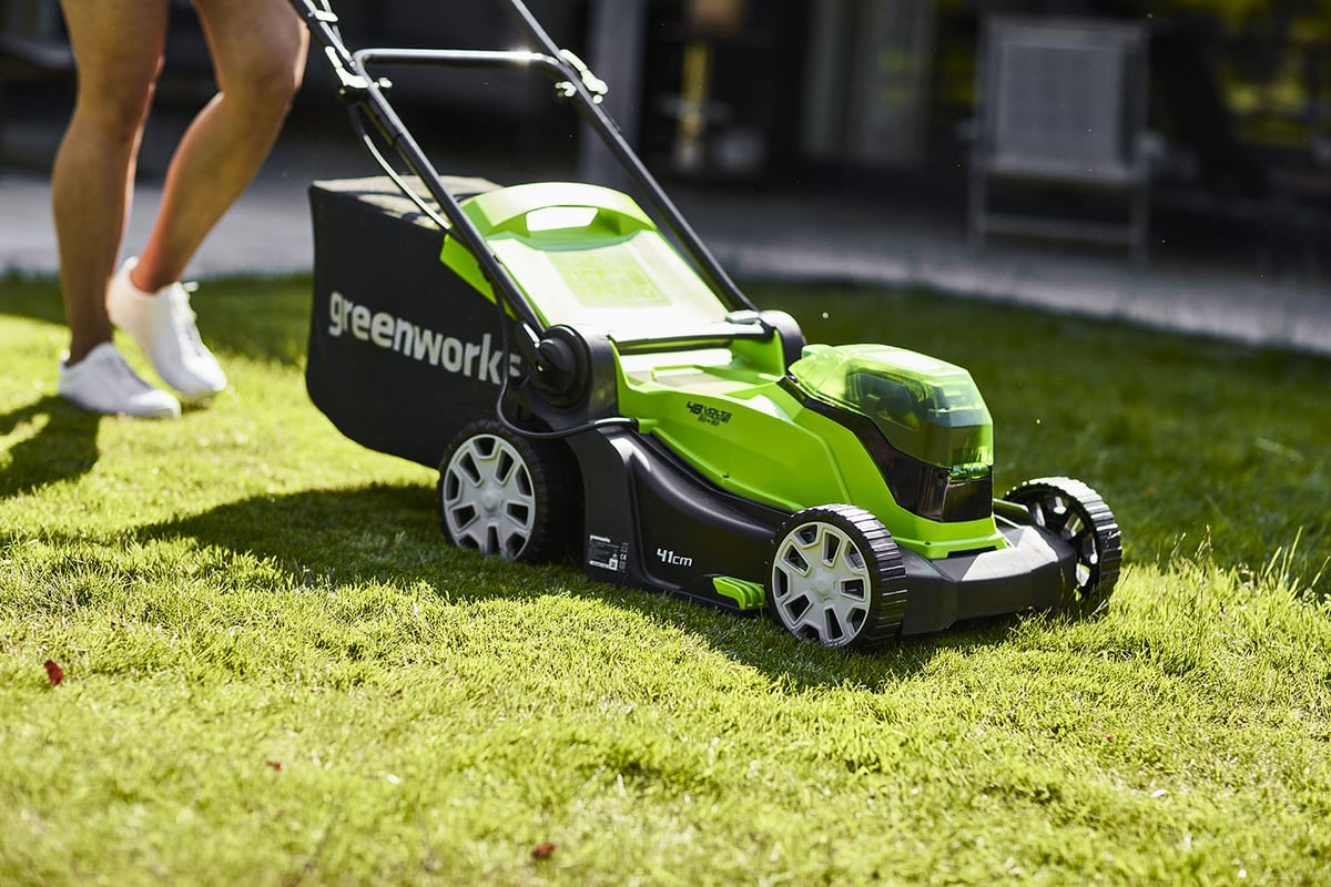 Greenworks 40v 14 inch cordless lawn mower hotsell