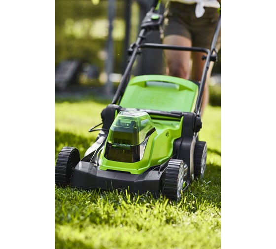 Аккумуляторная газонокосилка GreenWorks G24x2LM41 2х24 В 2512607