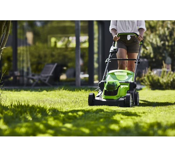 Аккумуляторная газонокосилка GreenWorks G24x2LM41 2х24 В 2512607