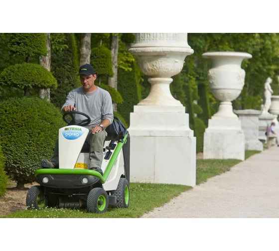 Профессиональная ездовая газонная косилка с электроприводом ETESIA M2E