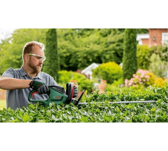 Кусторез Bosch UniversalHedgeCut 60 06008C0703