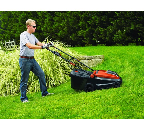 Аккумуляторная газонокосилка Black+Decker CLM3820L1