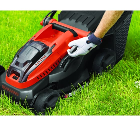 Аккумуляторная газонокосилка Black+Decker CLM3820L1