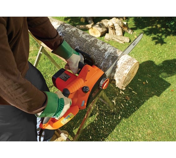 Электрическая цепная пила Black+Decker CS2040