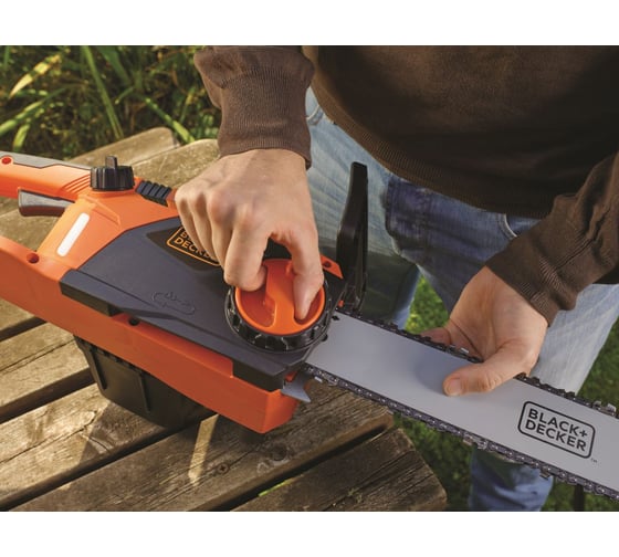 Электрическая цепная пила Black+Decker CS2245