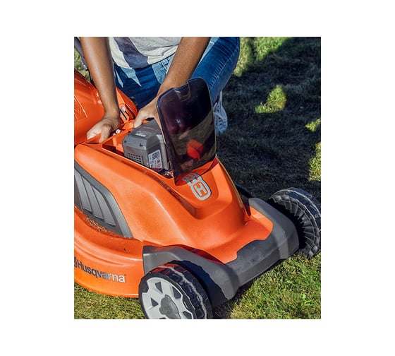 Аккумуляторная газонокосилка Husqvarna LC141Li 9676284-01
