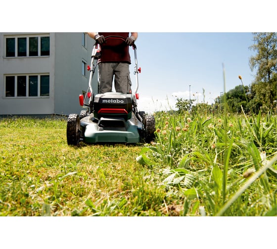 Аккумуляторная газонокосилка Metabo RM 36-18 LTX BL 46 2x 5.2 Ач ASC 55 T0524