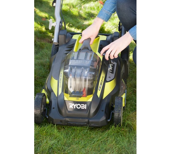 Аккумуляторная газонокосилка Ryobi ONE+ RLM18X41H240 5133002803
