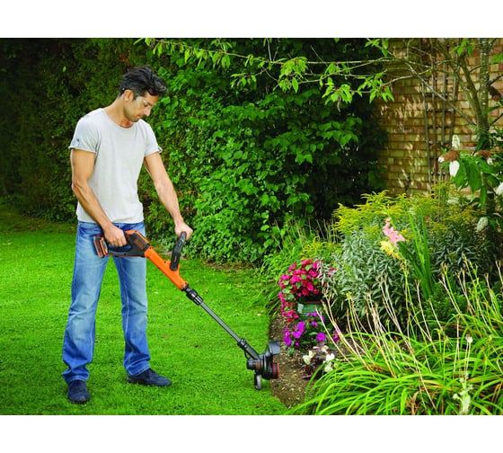 Аккумуляторная электрокоса Black+Decker STC1820PC