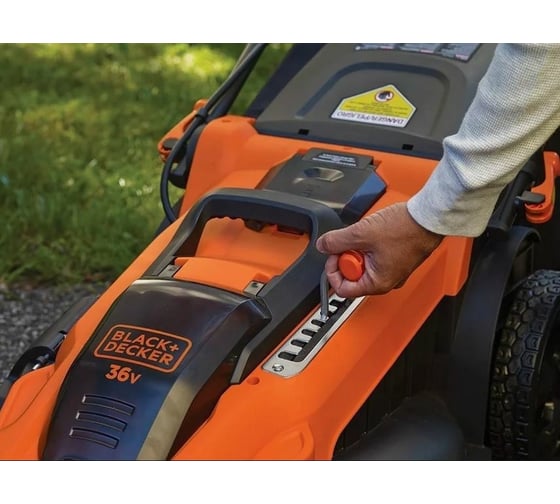 Аккумуляторная колесная газонокосилка 3-в-1 Black+Decker CLMA4820L2