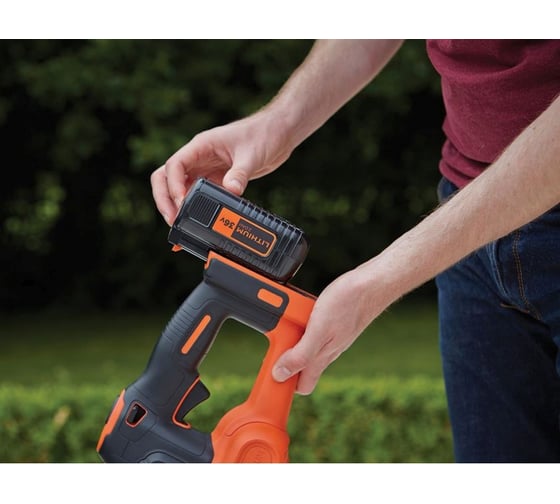 Аккумуляторный кусторез Black+Decker GTC36552PC