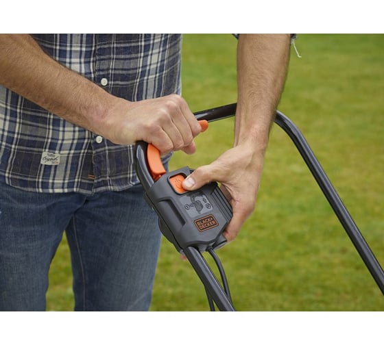 Колесная электрическая газонокосилка Black+Decker BEMW451