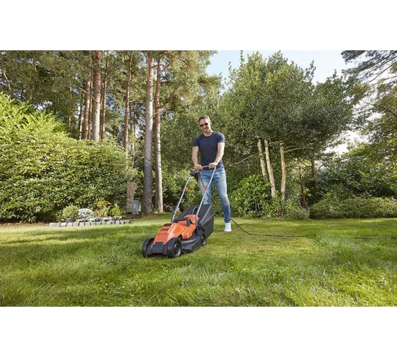 Колесная электрическая газонокосилка Black+Decker BEMW451