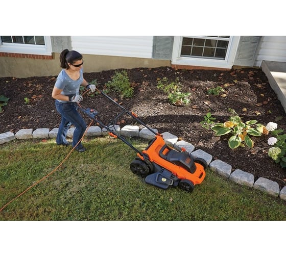 Колесная газонокосилка Black+Decker LM2000