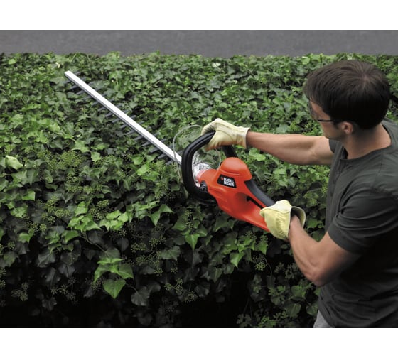 Электрический кусторез Black+Decker GT7030