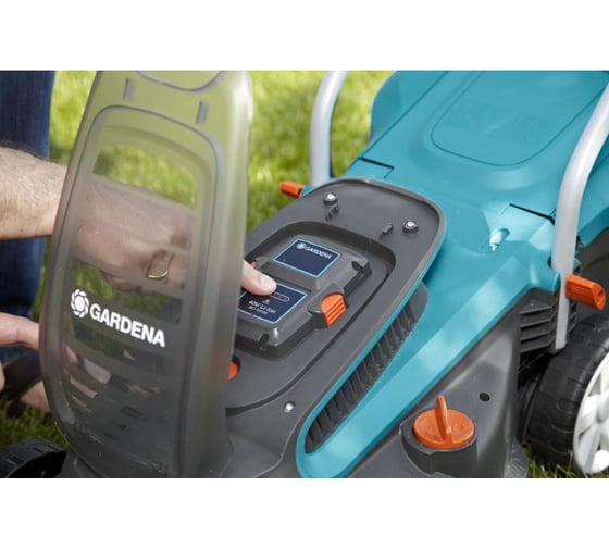 Аккумуляторная газонокосилка Gardena PowerMax Li-40/32 05033-20.000.00