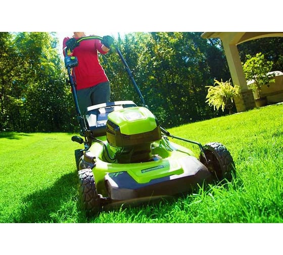 Самоходная аккумуляторная газонокосилка GreenWorks GD60LM51SP 2505607