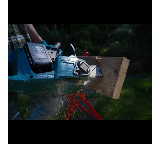 Аккумуляторная цепная пила Makita LXT DUC303Z